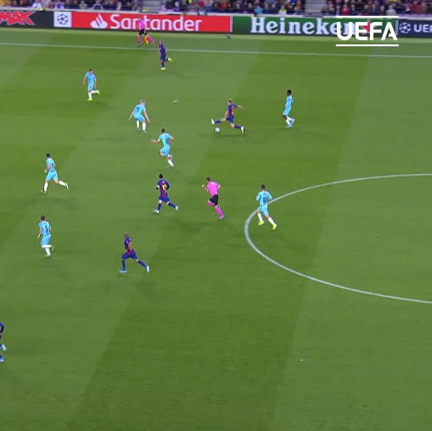 Look at the way Frenkie evades and beats press. Look at the calmness and pausa in the ball. This is what you need on those big UCL nights, not GAVI and BERNAL who treats the ball like a time bomb. They are no match. When he's back he's getting into this team