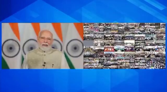 नहीं वो ये भारत नहीं है जो ये वो भारत है जो कहता है Grow More Achieve More बल्की वो ये भारत है जहाँ माननीय प्रधानमंत्री Narendra Modi जी स्कूल में ही खेल को प्रथमिकता देने को कहते हैं लेकिन बिहार जैसा प्रदेश के माननीय मुख्यमंत्री Samrat Choudhary जी और शिक्षा मंत्री Mithilesh Tiwari जी माननीय प्रधानमंत्री जी के बातो की प्रथमिकता देते ही नहीं है तभी तो शारीरिक शिक्षा और स्वास्थ्य अनुदेशक वेतन मात्र 16000 वाले स्कूल में सिर्फ चेतना सत्र करवा कर घर चले जाते हैं जबकी स्कूल में करोडो का खेल सामग्री खरीद कर रखा हुआ है