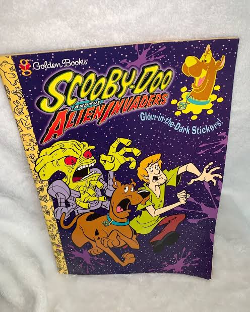 👽 SCOOBY-DOO BERTEMU ALIEN?! 🛸 Awalnya cuma mencari misteri… tapi kali ini mereka menemukan sesuatu yang benar-benar bukan dari Bumi. 🍿 Berani ikut memecahkan misterinya? . . 🎬 Scooby-Doo and the Alien Invaders (2000)