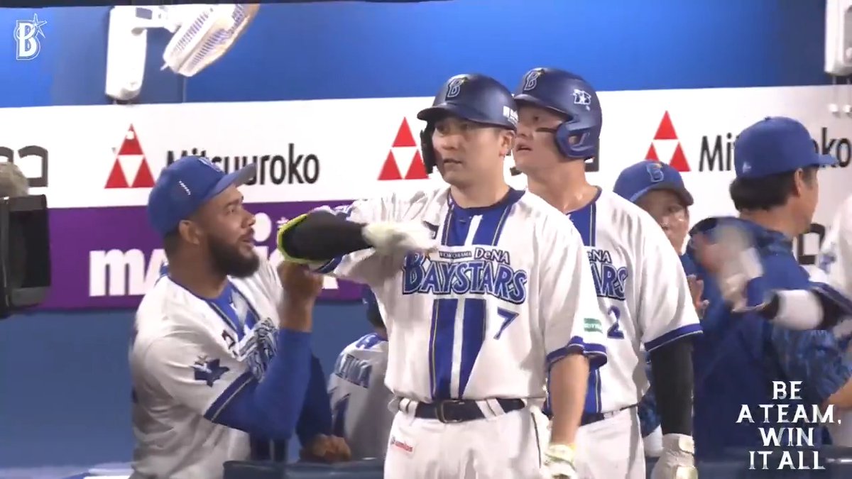 インコースの難しい球を振り抜いた打球は一気にライトポール際上段へ🌈 #佐野恵太 選手の第8号3ランホームランでさらにリードを広げる🎆 2回裏 DB 7 - 1 G #デスターシャ #限界のその先へ #baystars