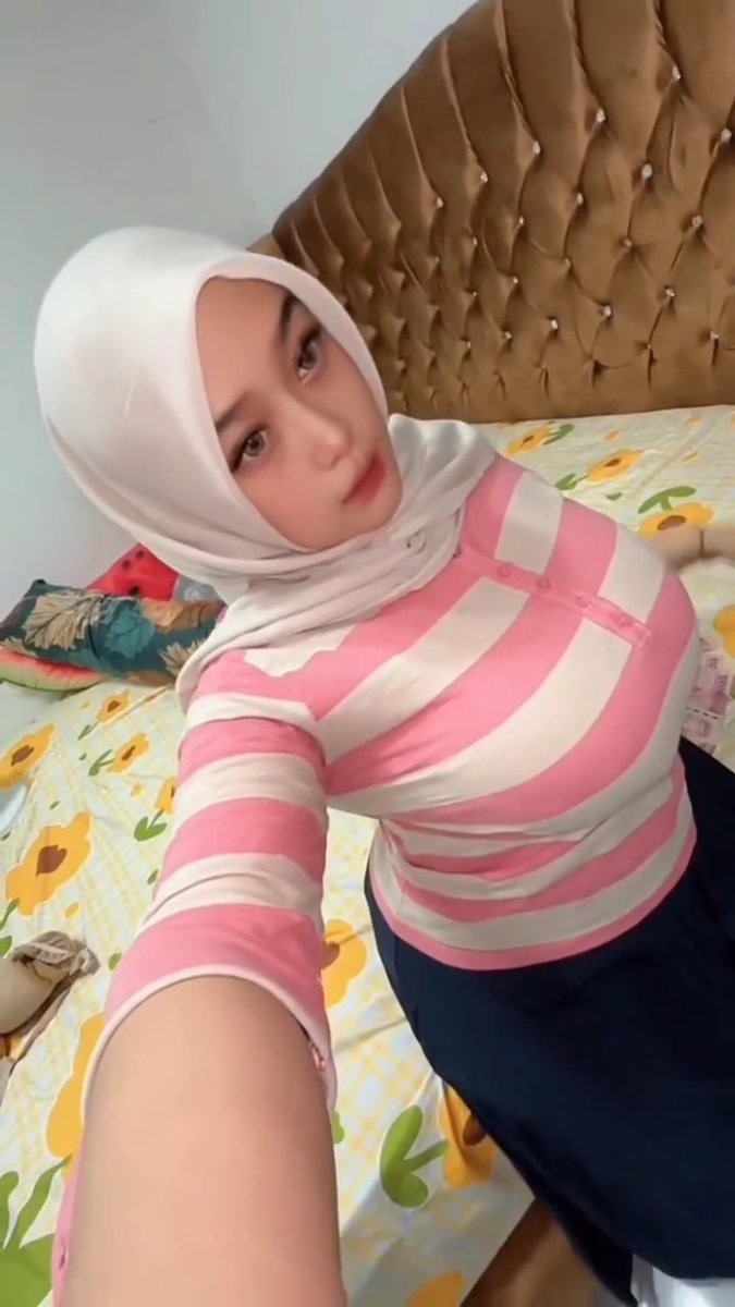 Bu guru salsa pamer body