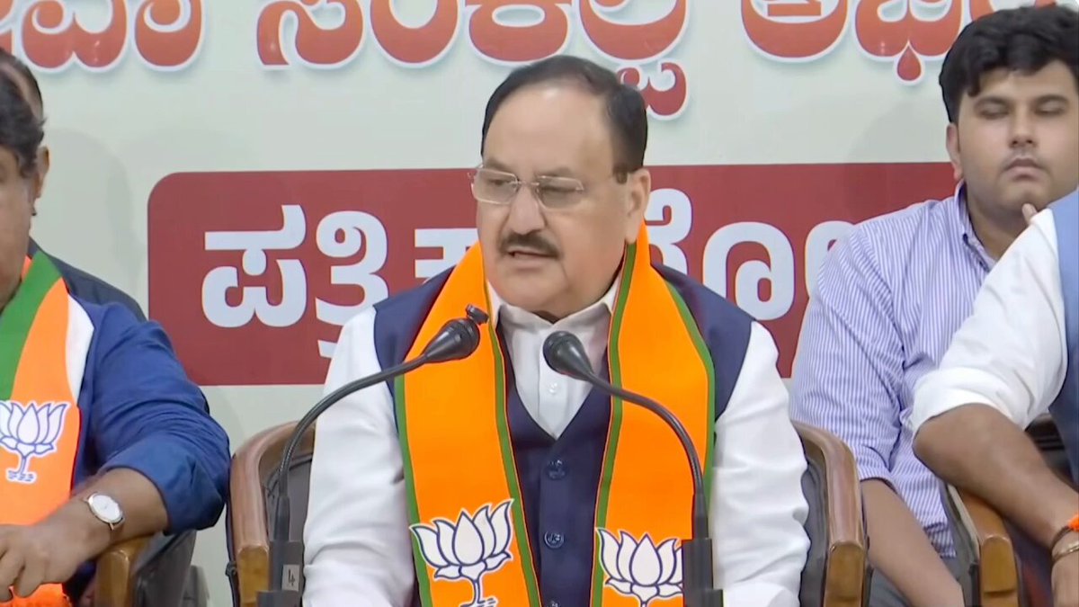हम सबके लिए गौरव का विषय है कि 25 वर्षों की सार्वजनिक सेवा में प्रधानमंत्री श्री Narendra Modi जी ने एक दिन की भी छुट्टी नहीं ली। उन्होंने पद को हमेशा जिम्मेदारी माना और ‘प्रधान सेवक’ के रूप में 140 करोड़ देशवासियों को अपना परिवार मानकर दिन-रात पूरी निष्ठा से उनकी सेवा की। #SevaSankalpAbhiyan