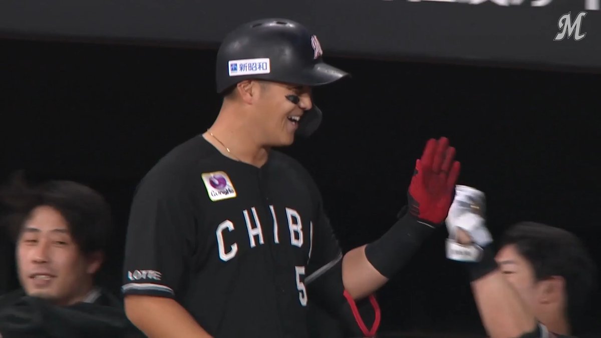 この男は誰にも止められない! #山口航輝 選手が2打席連発となる今季30号ソロで9回に勝ち越す! #chibalotte #MarinesBaseball #MarinesHRs