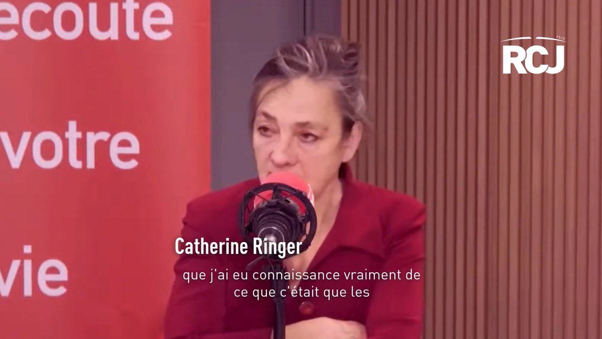 Hommage à Catherine Ringer Archive RCJ | "[Mon père] était très silencieux là-dessus. [...] Ma mère m'a expliqué, 'tu sais, ton papa a vécu des trucs très durs'. C'est là que j'ai eu connaissance de ce qu'étaient les camps de concentration. Ça vous passe quand même dans le sang, dans l'âme, j'étais pleine d'horreurs intérieures." Le père de Catherine Ringer, peintre, était rescapé de 9 camps de concentration. RCJ avait eu le plaisir de la recevoir, le 20 février 2023 au micro de Sandrine Sebbane En intégralité ici :