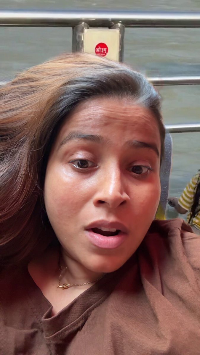 Subhe maine iss Didi ki ek video dali thi jisme ye White and pink lingerie main Haridwar ke ghat pe ganga snan karti nazar aa rahi thi. Aab investigation ke baad ye video samne aa raha jo bataya jaa raha asli video hai aur woh wali video kisine AI se edit kiya . So sad kaun log jo itna ghatiya harkat karte hai,but didi aapki uss video and iss video main jyada antar hai nahi waise