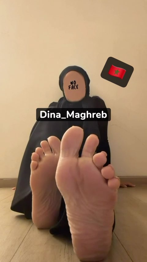 POV : TA REINE VOILÉE MAROCAINE EST DE RETOUR 😌🇲🇦 À GENOUX 🧎🏻 Mes petits K3H 🤣🦶🏽 Vous pensiez vraiment pouvoir vous passer de moi, bande de soumis pathétiques ? 😈 #Soumis #Findom #Moneyslave #Moneymiss #Arabic #Hijab #Fétichiste