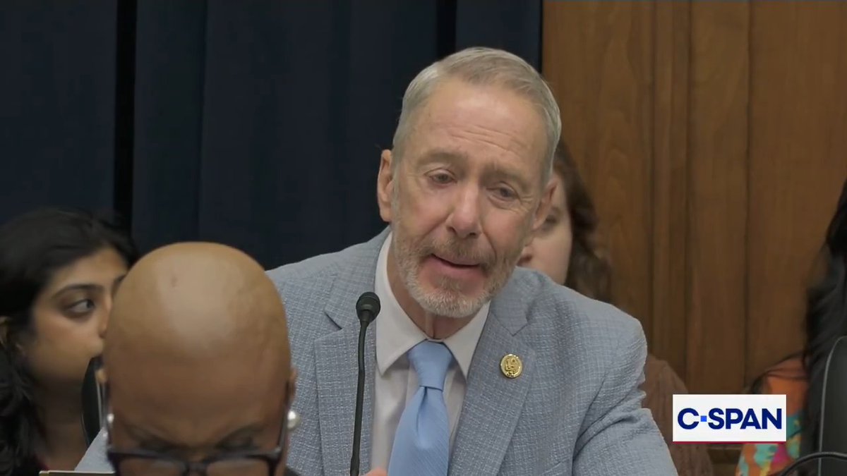 .Rep. Stephen F. Lynch (D-MA) shares concerns about AI to Treasury Secy. Scott Bessent: "I'll be honest, I don't think the president could spell 'AI' if I gave him the first letter...we're having a control problem, we're having an alignment problem."