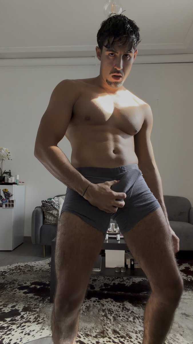 Vidéo en promo sur mon compte T4F ! Nouvelle vidéo où je retire le caleçon sous la et ou je finis sur toi 💦🍆 Viens voir la suite ! Promo pour les 15 premiers