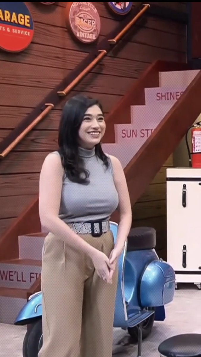 Emang secakep itu sih Amanda Rigby makanya tuh aki2 langsung naksir nahkan bininya ditinggalin wkwkw