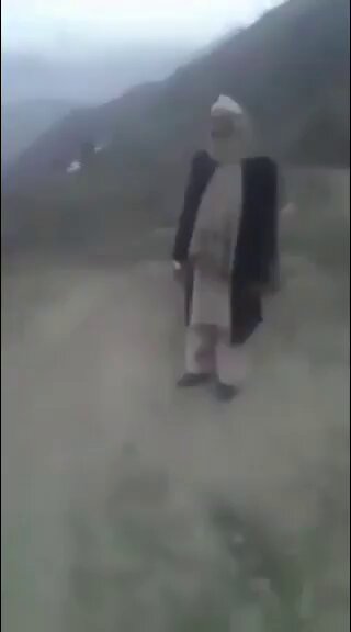 افغان طالبان نے ایک مقامی افغان انجینئر کو صرف اس بنیاد پر گولی مار کر شہید کر دیا کہ شہید انجینئر نے یہ الفاظ کہے تھے: ’’میں اپنے ملک کی خدمت کرتا ہوں، نہ کہ طالبان کی۔‘‘ اس کے بعد افغان طالبان نے انہیں پکڑ کر بے دردی سے شہید کردیا۔