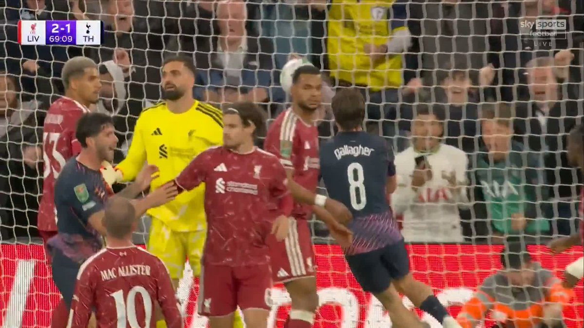 Spurs have scored! ⚪️ Conor Gallagher brings Roberto De Zerbi's side back into the game!