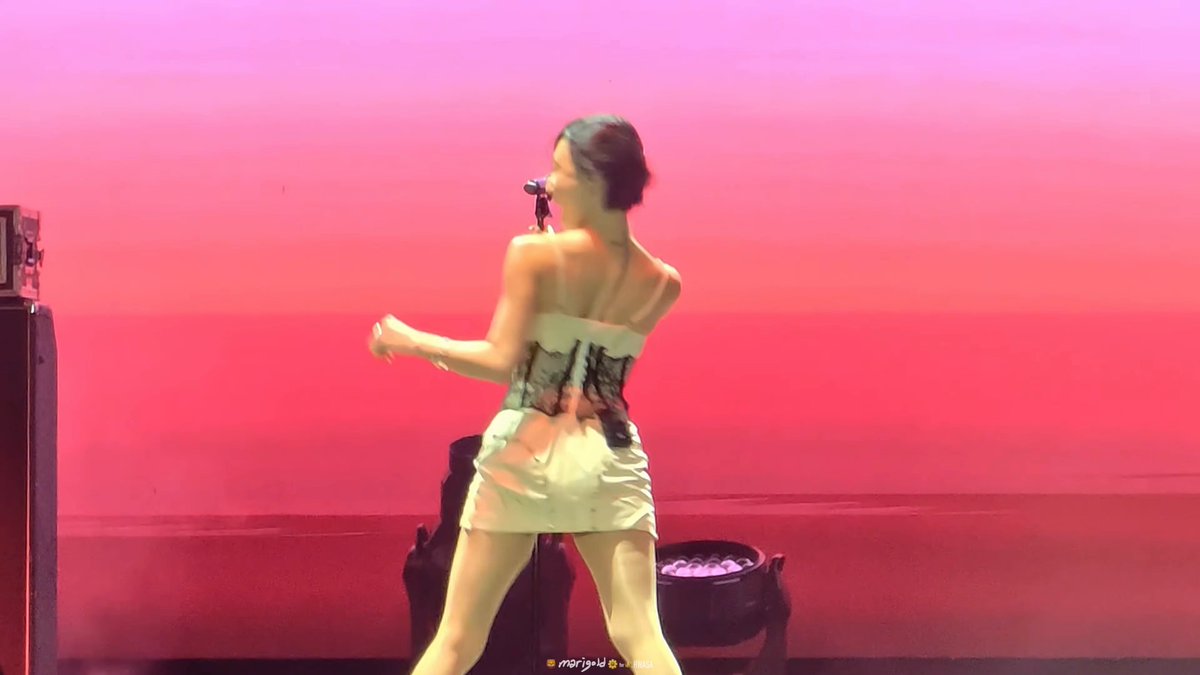 260911 #HWASA 'hwasa' fancam at Rock In Rio