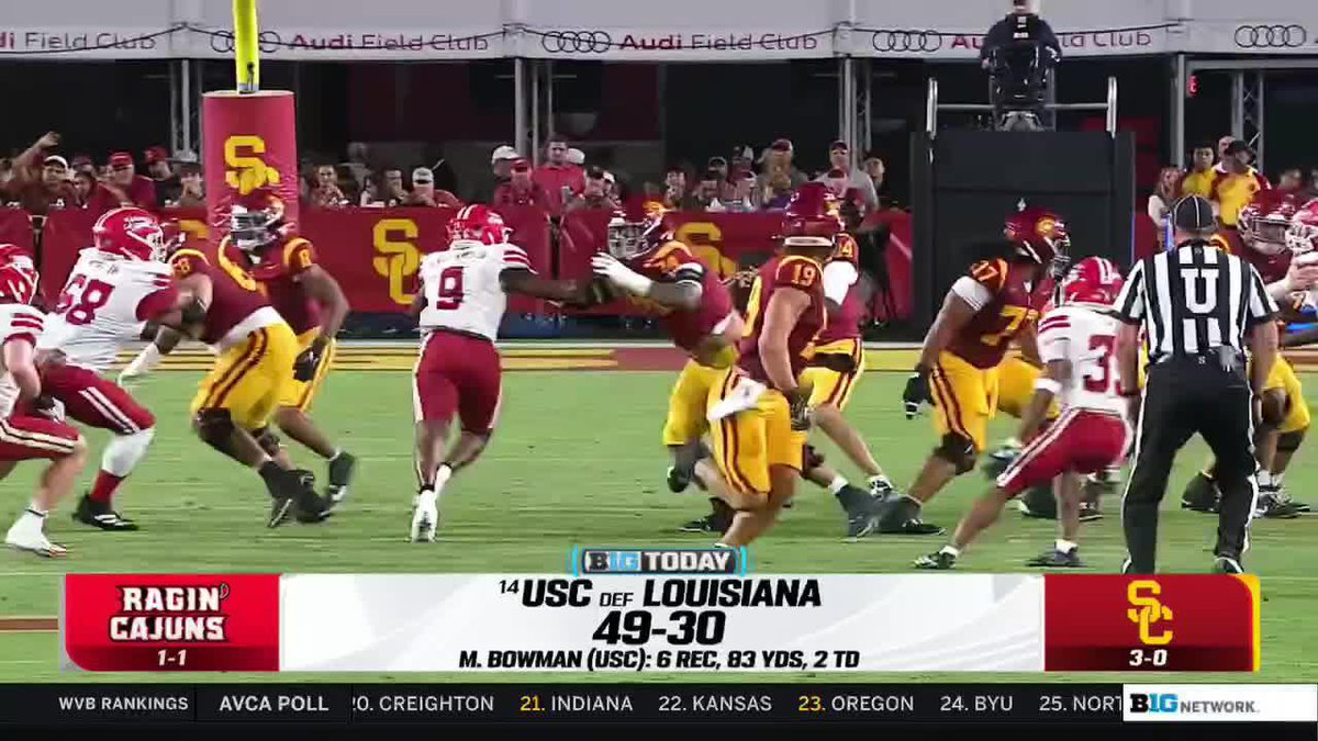 “He is the total package. He should be a senior in high school, and he is hurdling two guys. That’s one of the best hurdles I have ever seen from any player, and he blocks well.” Jake Butt on how USC Football ✌️ is loaded with talent, including true freshman TE Mark Bowman🔥 #B1GToday
