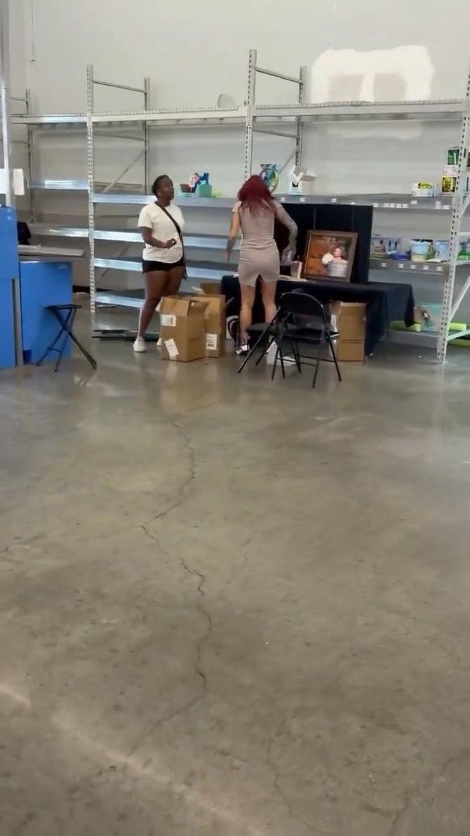 she smashed her phone at end 😭