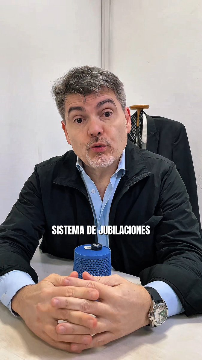 El IPS no va a empezar a quebrarse en el 2050: hoy ya se está comiendo el dinero de mañana. Los aportes actuales no alcanzan para pagar las jubilaciones. En 2035 se terminarían las utilidades y en 2045, las reservas. Después quedará repartir lo poco que ingrese: si te correspondían G. 5 millones, quizás recibas G. 2 millones, justo cuando más lo necesites. La reforma será incómoda y tendrá costo político, pero seguir pateándola es condenar a los futuros jubilados. Hay que tomar el toro por las astas antes de que nos pase por encima.