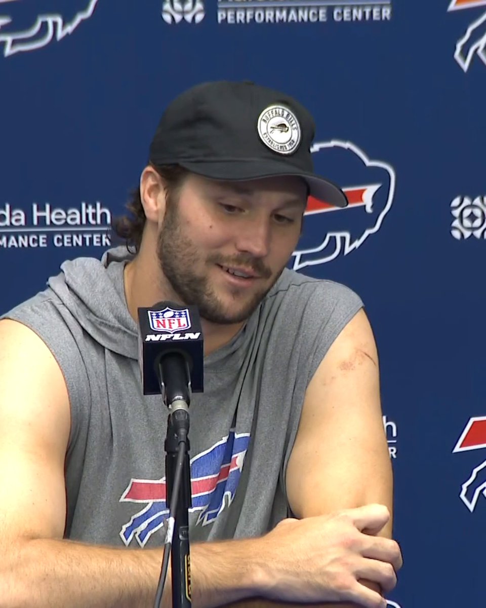 "I don't like that." Josh Allen was not a fan of the spider that showed up during his press conference ๐๐ท๏ธ