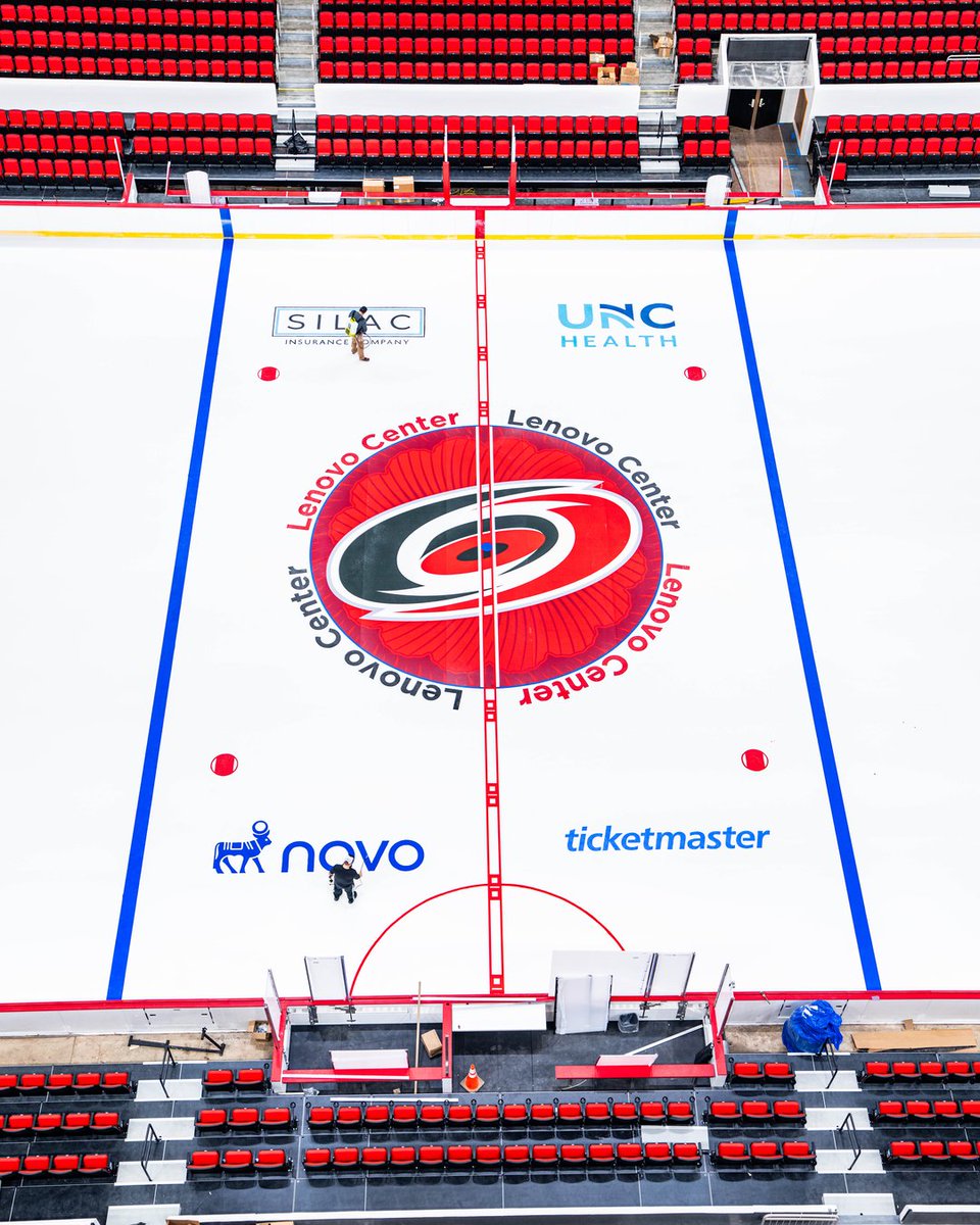 It's beginning to look a lot like hockey season