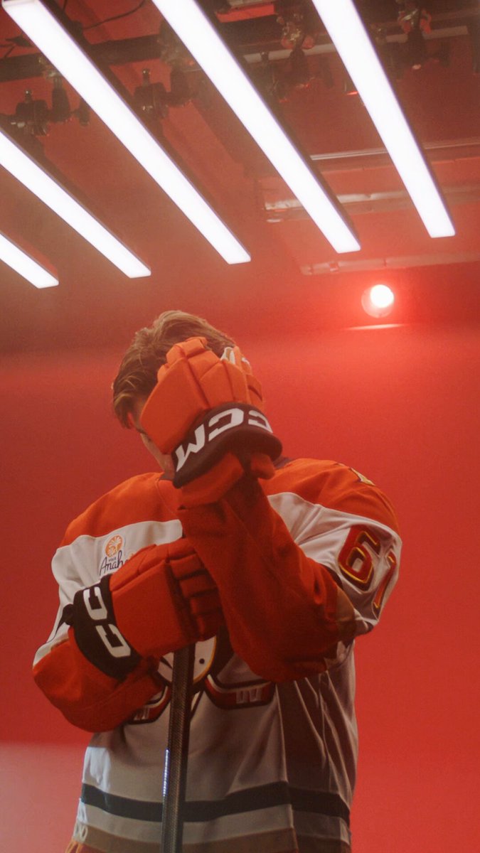 SIX MORE YEARS OF THIS!! #FlyTogether