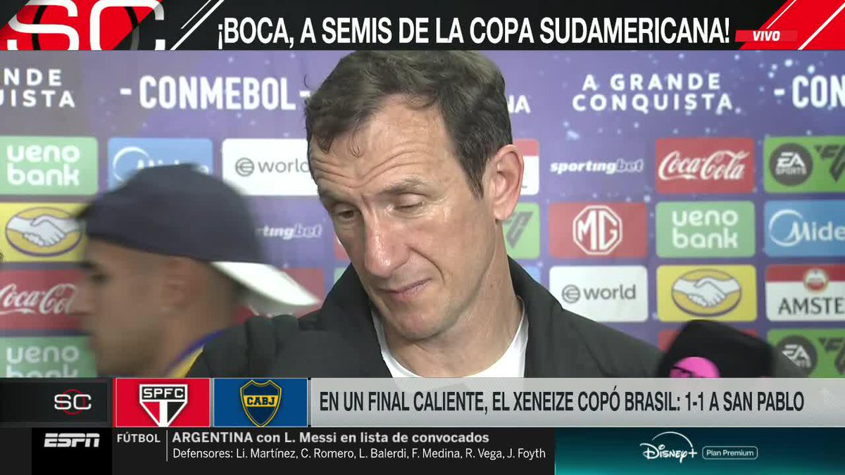 ¿Le gusta al Vasco Arruabarrena la música que escucha el plantel de Boca? Atención a la cara del DT del Xeneize... 😂 📺 ESPN en el Plan Premium de #DisneyPlus