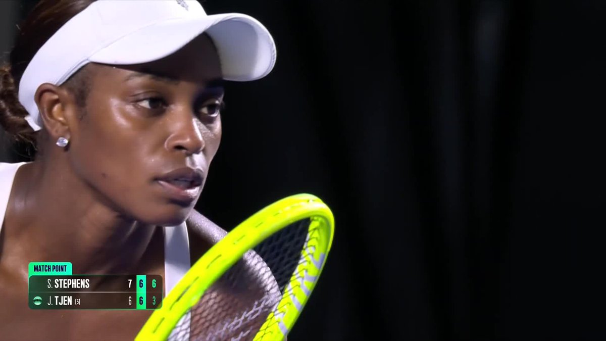 HARD FOUGHT 💥 sloanestephens finishes with a bang to beat Tjen 7-6, 7-6 and advance in Guadalajara. #GDLOpen