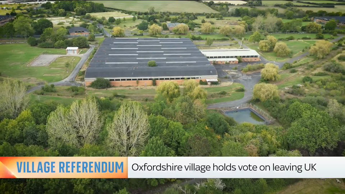 The Oxfordshire village of Piddington has voted in favour of independence from the UK in a symbolic protest against plans to house male asylum seekers at a nearby former military base.