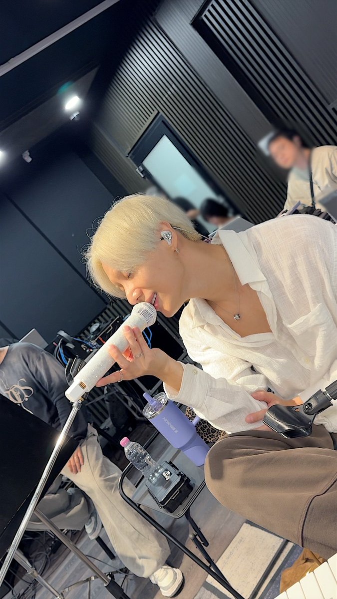 Hear it coming? <LiMiNaL> is starting to sound real. 🔗 #TAEMIN #태민 #TAEMIN_LiMiNaL #TAEMINWORLDTOUR #TAEMINTOUR