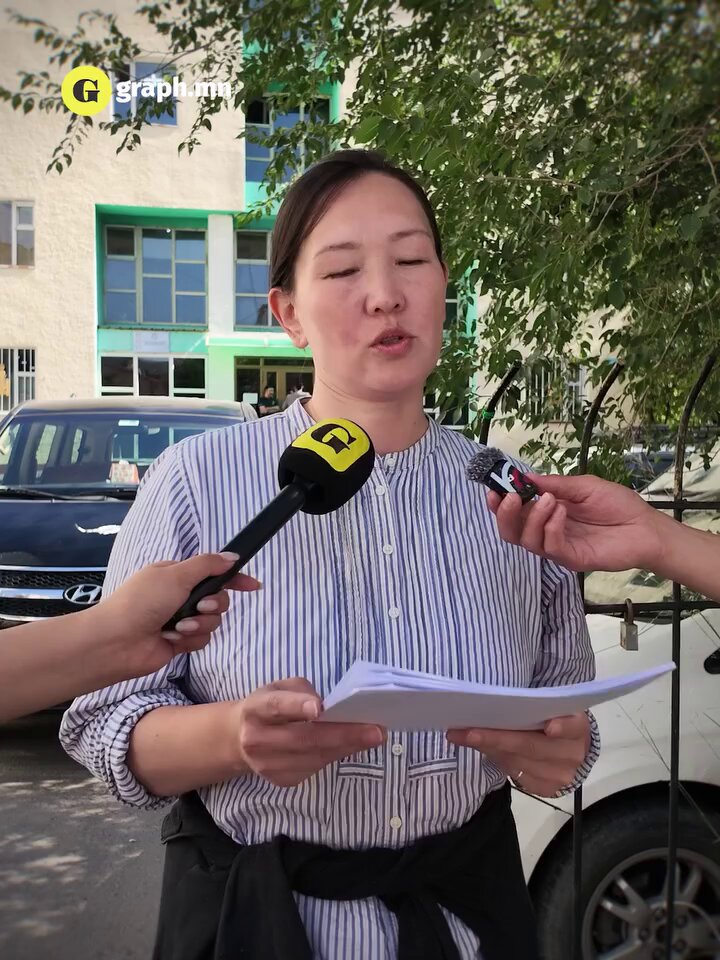 Нийслэлийн Засаг дарга асан Х.Нямбаатар өөрийнх нь санаачилсан "Туулын хурдны зам" төслийг тууштай эсэргүүцэж байсан иргэн А.Уянгыг нэр төрд халдсан гэх үндэслэлээр шүүхэд өгч, 500 сая төгрөг нэхэмжилжээ. Үүнд нэхэмжлэгчийг өөрийн нийтэлсэн 126 удаагийн постдоо 38 удаа “хулгайч” гэснээс болж иргэд, сонгогчид түүнийг хулгайч гэж ойлгож, энэ мэтээр харьцаж байгаа нь сэтгэл санааны хувьд асар их дарамт болоод ичгэвтэр байдалд оруулсан гэж үзжээ.