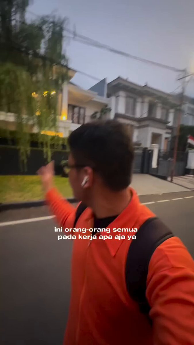 Jujur sih kl gada koruptor sih roda ekonomi gak akan muter dan kl gada koruptor akan jarang orang kaya liat aja kaya jaman Soeharto semua flat² aja
