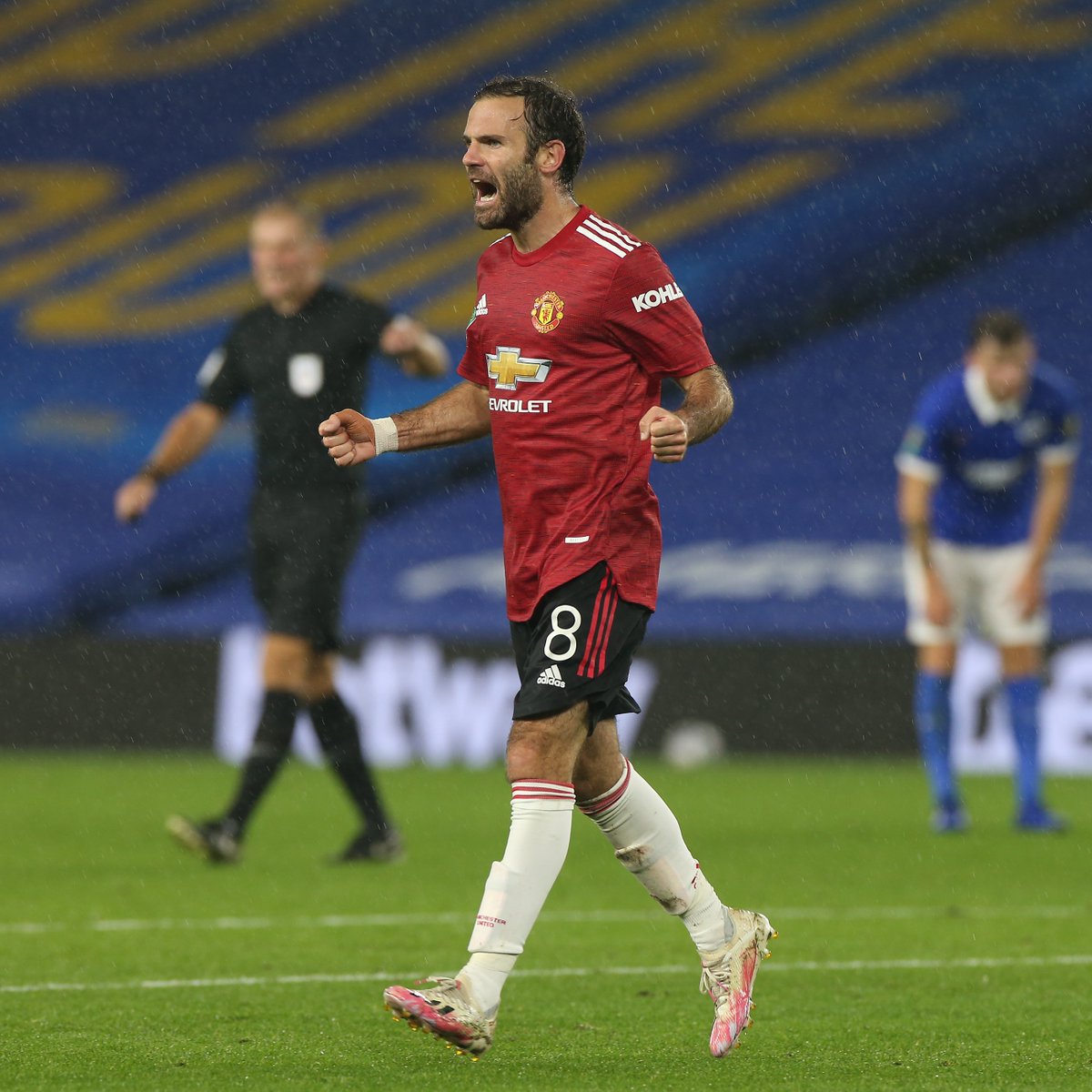 Van de Beek assist 😮‍💨 Mata’s finish 😍 The last time #mufc faced Brighton in the Carabao Cup.