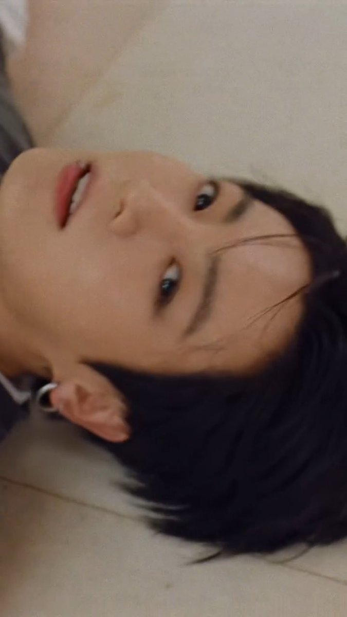 JUNGKOOK’S NEWEST CALVIN KLEIN CAMPAIGN!!