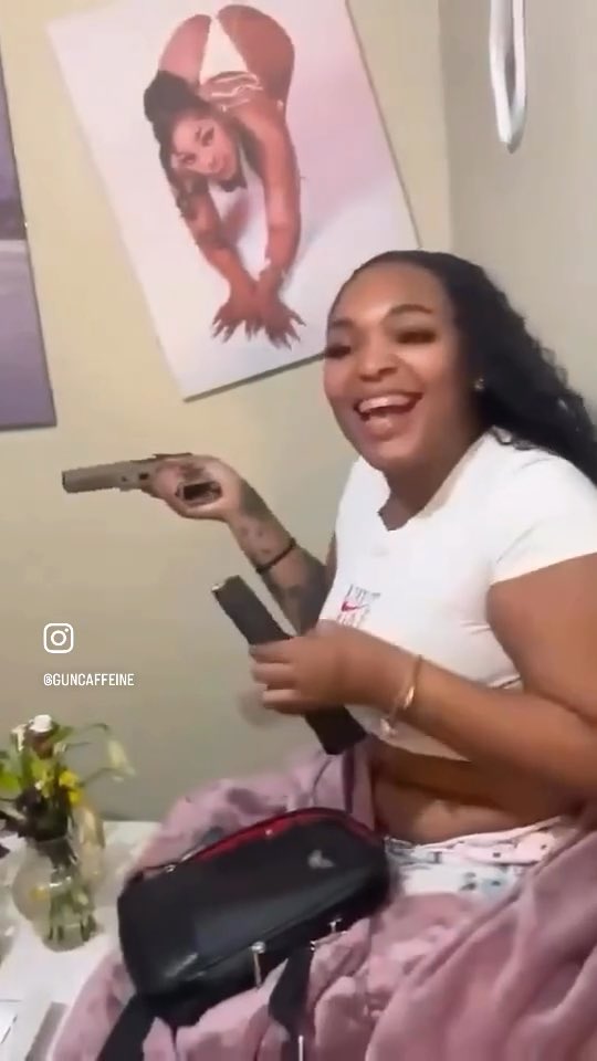 Hierarchy communication ritual caught on camera between two females of this American invasive species. Original poster: Gun Caffeine