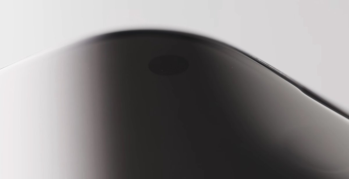 Apple has moved the infrared FaceID sensor to the left hand side and it’s visible at certain angles😭