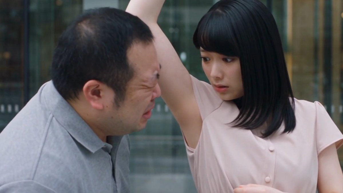 夢の中で、脇がとんでもなく臭くなる魔法をかけられてしまった女性。 ただの夢だと思っていたのだが…… ──────────────────── AZ8official_JP のSeedance 2.5にて制作 #ドラマシーン #ショートドラマ