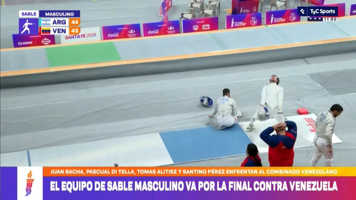 ¡TRIUNFAZO DE ARGENTINA EN ESGRIMA! El equipo de sable masculino venció a Venezuela y se aseguró una medalla en los Juegos Suramericanos Santa Fe 2026. 💪🏻🇦🇷