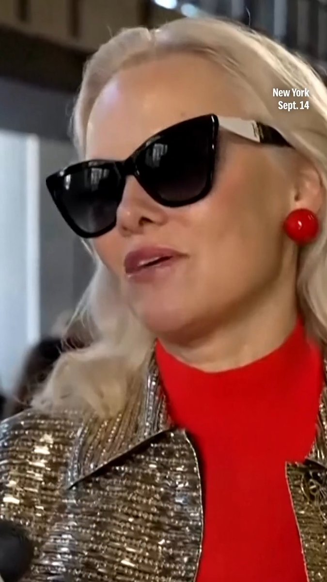 Pamela Anderson and Martha Stewart share their connections to Carolina Herrera: "I love the fun." #CarolinaHerrera #MarthaStewart