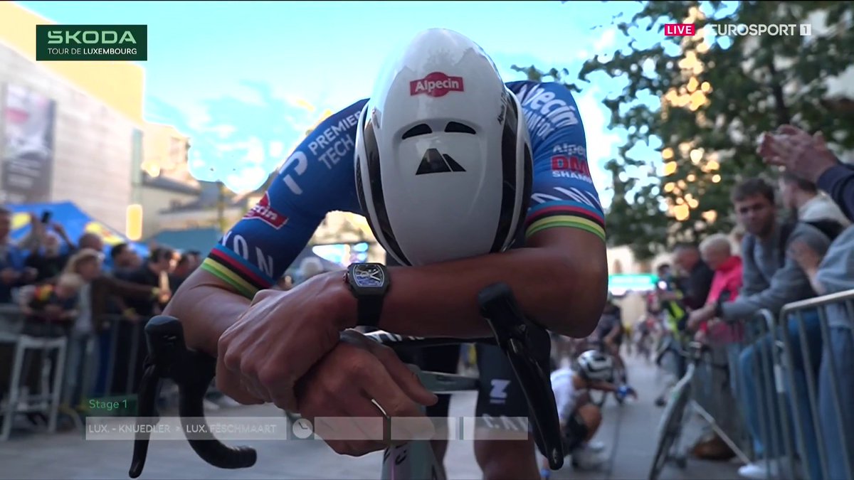 SE FUE GANANDO, VUELVE GANANDO ๐ Van der Poel se lleva la primera etapa del Tour de Luxemburgo tras dos ataques en la cota y un poderoso esprint final Y sรญ, estรก completamente destrozado ๐ฅต