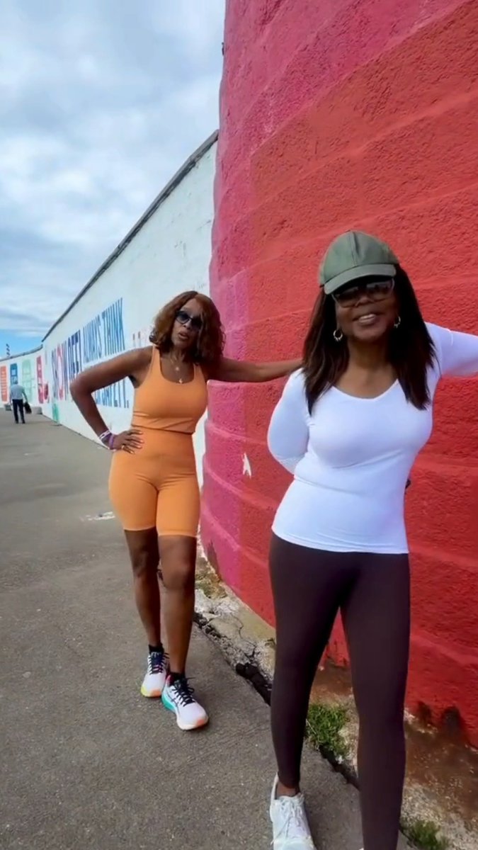 Oprah and Gayle are in Ireland! 🇮🇪 The best friends are on an adventure in Dublin together for the first time, tasting pints of Guinness and walking to the iconic Poolbeg Lighthouse 🍀 The legendary talk-show host, 72, and the TV personality, 71, are soaking in all the beautiful scenery together 💕 📽️ : Gayle King #oprah #travel