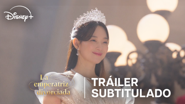 Lejos de ser la típica historia de amor. 👑 #LaEmperatrizDivorciada estrena el 4 de noviembre en #DisneyPlus.