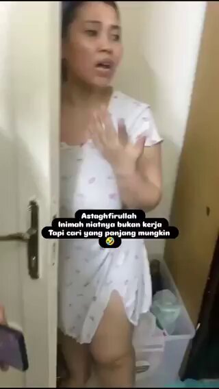 Ijin nya kerja malah main burung nih 📁 TKW