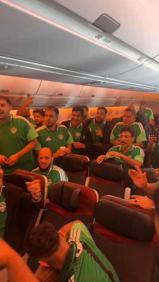 🚨🚨🚨🚨🚨🚨🚨 شاهد : أهزوجة " حبيت الأهلي وعشقته " في الطائرة المتجه إلى جنوب أفريقيا قبل مواجهة صن داونز في كأس القارات 😍💚