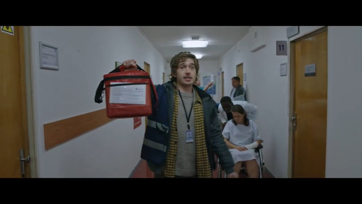 ¡Nuevo tráiler de #ResidentEvilLaPelícula! Disfruta de su estreno este viernes en OCINE.