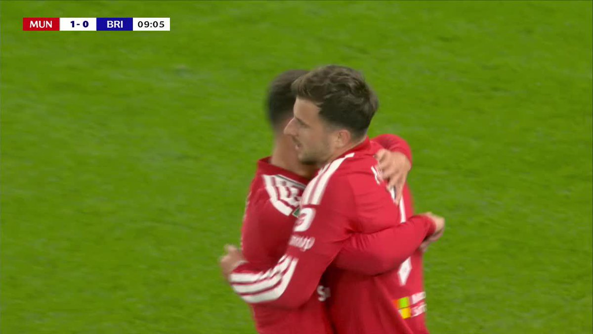 "MASON MOUNT, MASON MOUNT, MASON MOUNT..." El jugador inglés capturó un rebote y marcó el 2-0 del Manchester United vs. Brighton en la Copa de la Liga inglesa. 📺 Mirá la Copa de la Liga inglesa por ESPN en el Plan Premium de #DisneyPlus