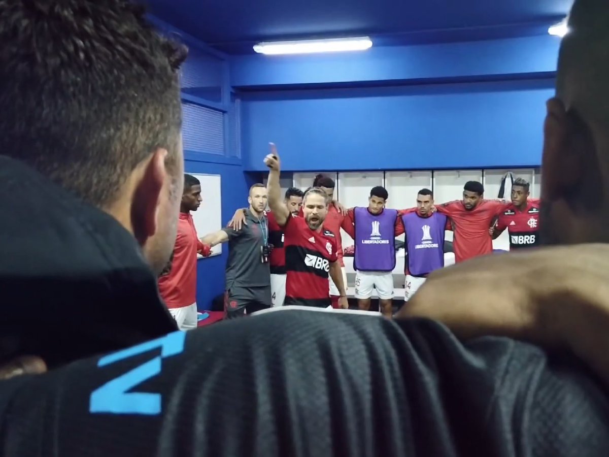 A mentalidade vencedora dos líderes rubro-negros! *(Porra, Gerson…. Que merda tu fez da tua vida… uma pena🤦🏽♂️)