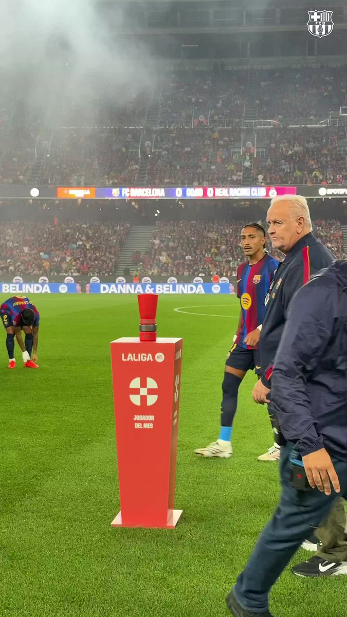 Raphinha receives the LaLiga Player of the Month award for August 🏆