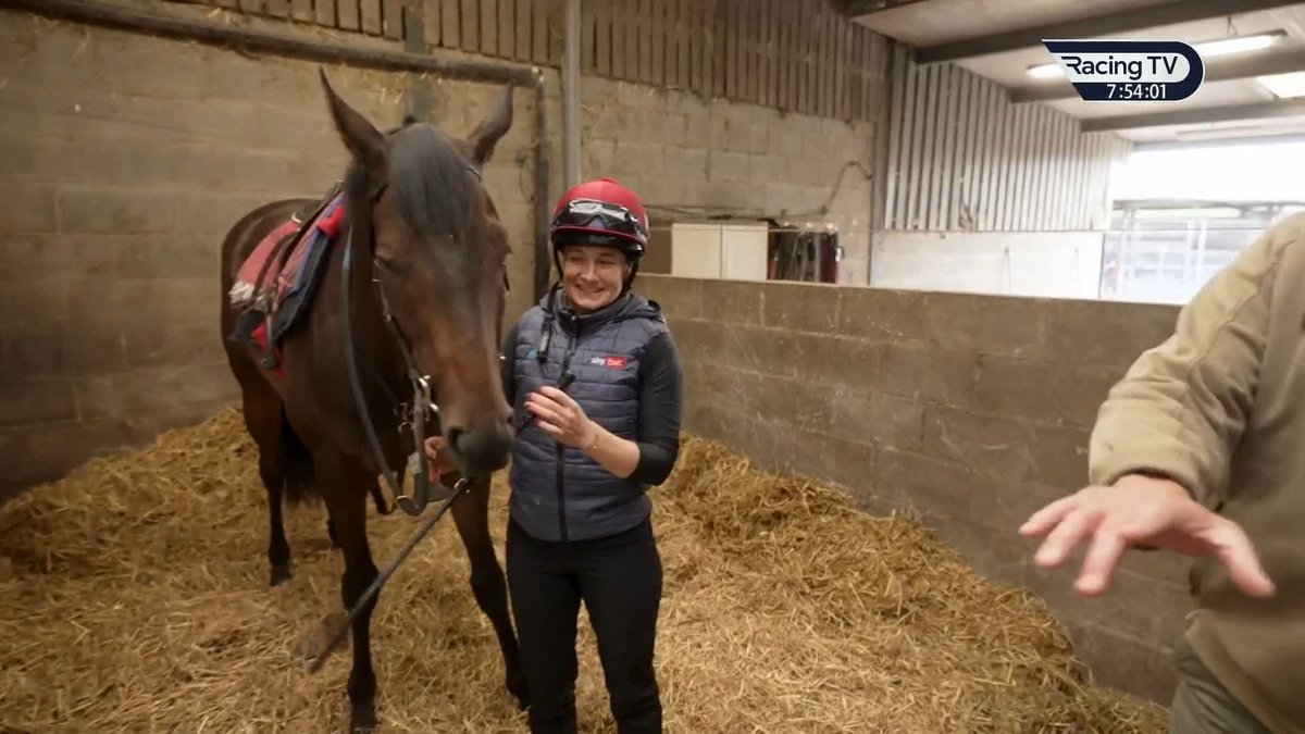🗣️ "This allows us for increased air movement & allows them to see each other." Interesting stuff on the facilities on offer at David & Mick Easterby's yard #ThisRacingLife