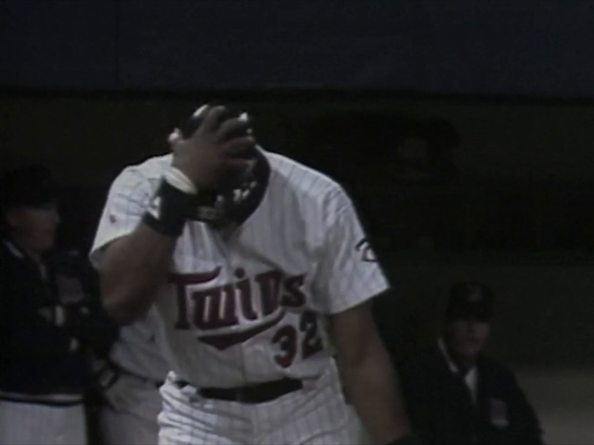 When it comes to making history, there’s no place like home. Dave Winfield collected his 3,000th hit in front of the Minnesota Twins faithful on this date in 1993.