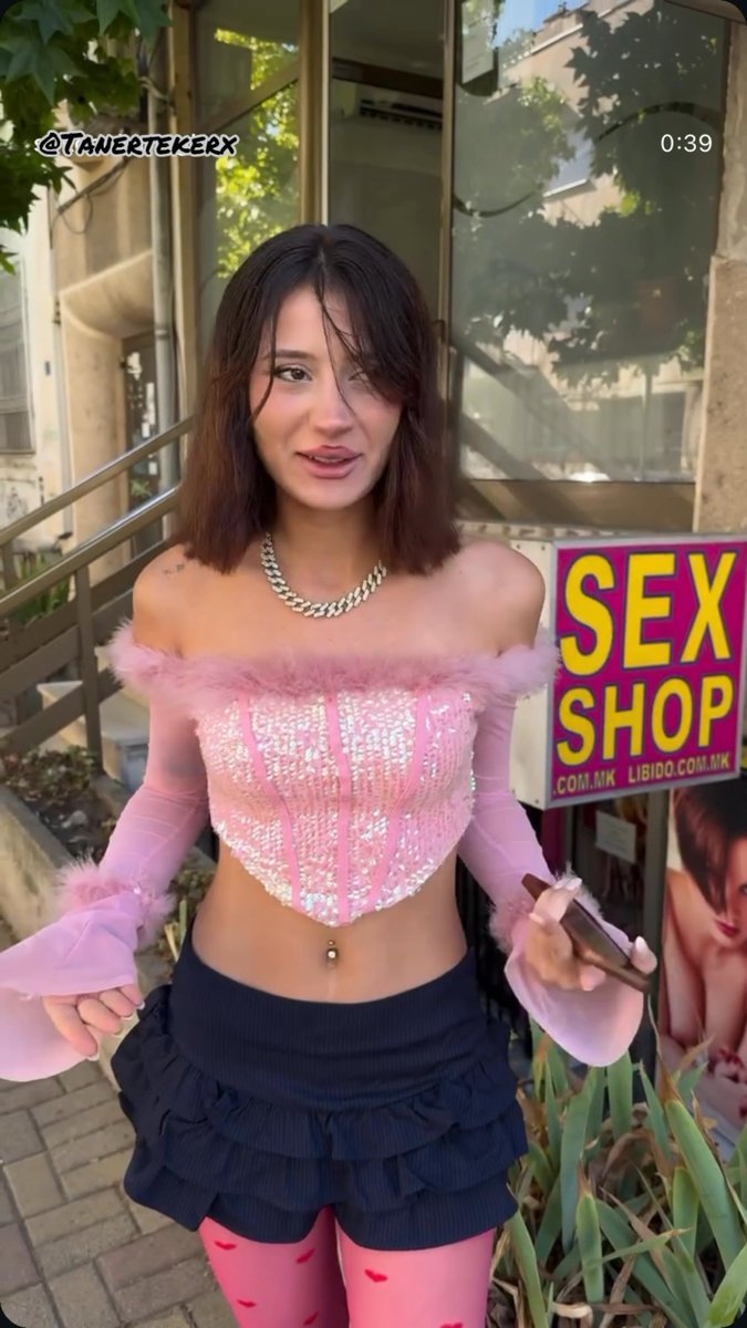 O Ne ya Video Çekerken Sağa Sola Bakar İnsan🥴😆