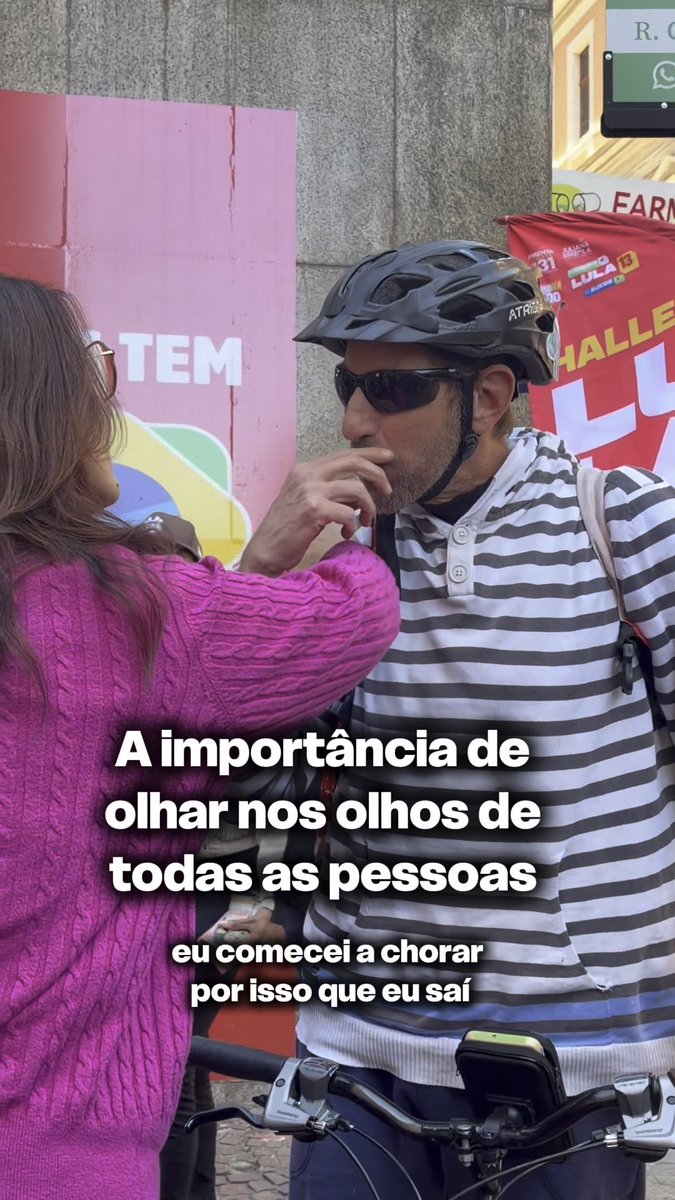 Há uma semana, na esquina democrática, em cima de um caminhão de som, vi esse trabalhador chegar. Ele parou, me ouviu por alguns minutos e depois seguiu seu caminho. Ontem, eu o reencontrei. Ele me disse que se sentia invisível e pediu desculpas por se emocionar depois que eu olhei para ele, de igual para igual. A uberização do trabalho precisa ser encarada com seriedade. Quantas horas essas pessoas pedalam para garantir o mínimo? Quantos levam a nossa janta nas costas sem sequer terem tido o almoço? Contem comigo para lutar por melhores condições de trabalho, mas acima de tudo, pela nossa dignidade humana.