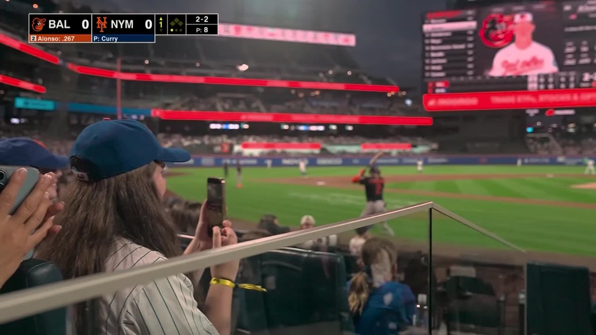 Pete Alonso goes deep at Citi Field again.