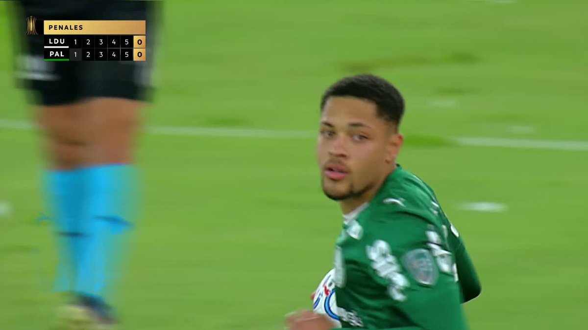 Ufff, Vitor Roque LA PICÓ en el primer penal de la serie. Nervios de acero. 🥶🚬